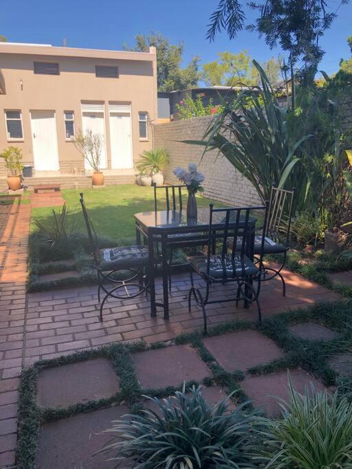 Red Cascade - Luxury 4 Bedrooms -solar And Aircons Hartbeespoort