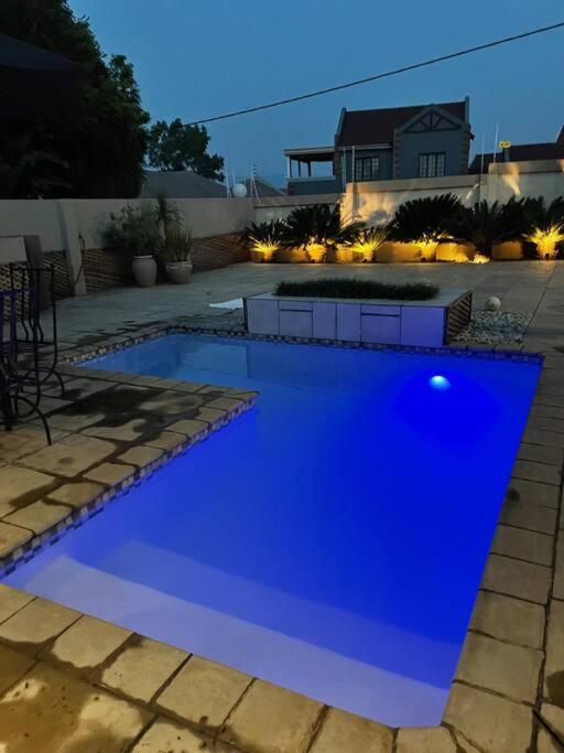 Holiday home Red Cascade - Luxury 4 Bedrooms -solar And Aircons